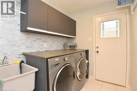 2039 Hunters Wood Drive Burlington ON L7M 2V5