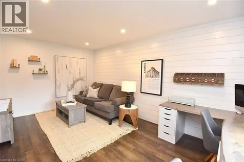 2039 Hunters Wood Drive Burlington ON L7M 2V5