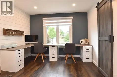 2039 Hunters Wood Drive Burlington ON L7M 2V5