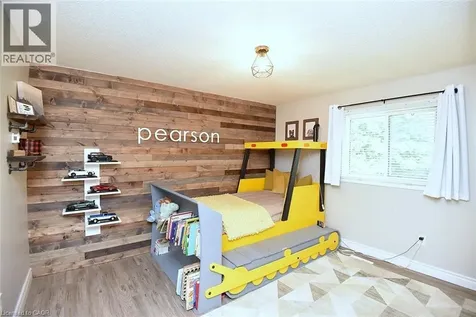 2039 Hunters Wood Drive Burlington ON L7M 2V5