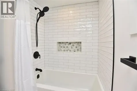 2039 Hunters Wood Drive Burlington ON L7M 2V5