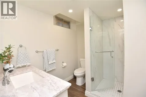 2039 Hunters Wood Drive Burlington ON L7M 2V5