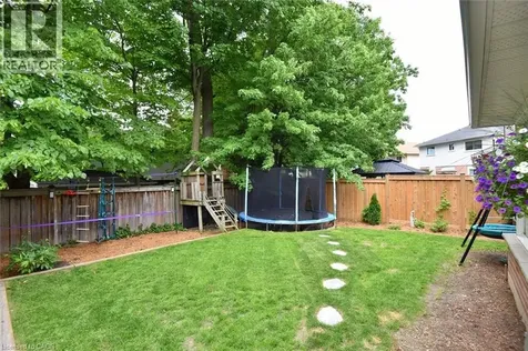 2039 Hunters Wood Drive Burlington ON L7M 2V5