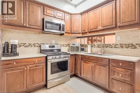 41 Springhurst Avenue Toronto ON M6K 1B4