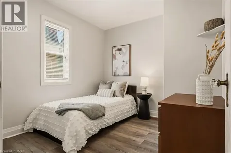 148 Huxley Avenue South Hamilton ON L8K 2R1