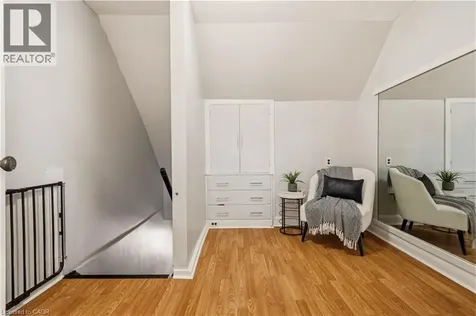 148 Huxley Avenue South Hamilton ON L8K 2R1