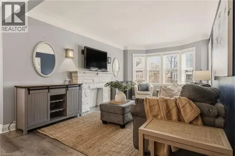 148 Huxley Avenue South Hamilton ON L8K 2R1