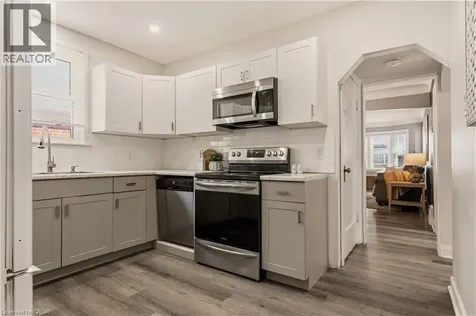 148 Huxley Avenue South Hamilton ON L8K 2R1