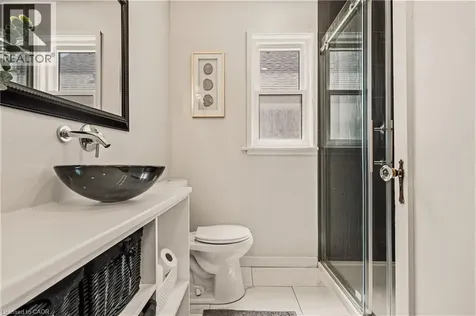 148 Huxley Avenue South Hamilton ON L8K 2R1