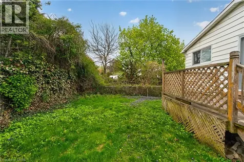 148 Huxley Avenue South Hamilton ON L8K 2R1