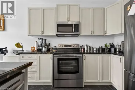 44 Matteo Trail Hamilton ON L9B 0E6