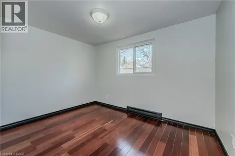 550 Parkview Crescent Cambridge ON N3H 4X7