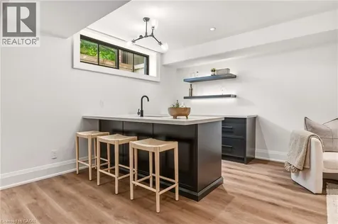 727 King Road Burlington ON L7T 3K5