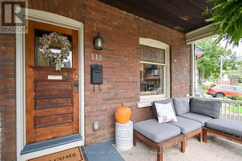 118 Rainsford Road Toronto (the Beaches) ON M4L 3N9