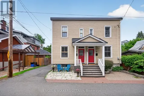 140 River Lane Ottawa ON K1M 1T1