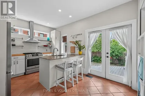 140 River Lane Ottawa ON K1M 1T1