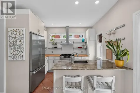 140 River Lane Ottawa ON K1M 1T1