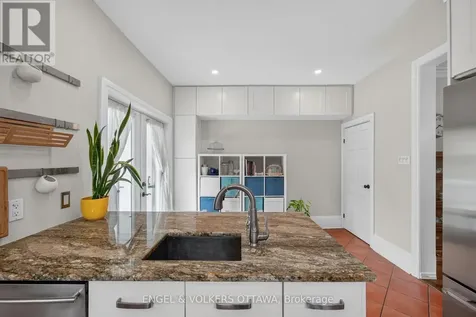 140 River Lane Ottawa ON K1M 1T1