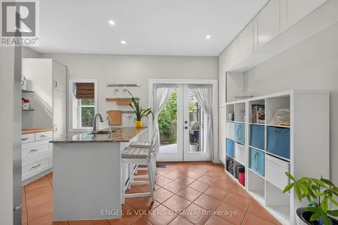 140 River Lane Ottawa ON K1M 1T1