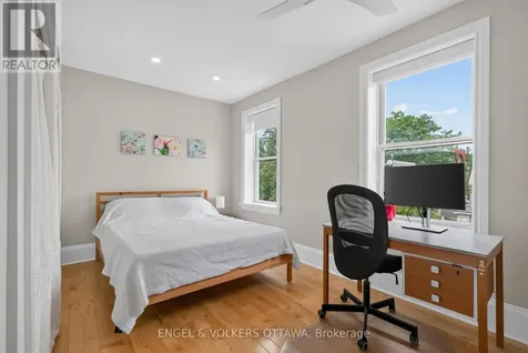 140 River Lane Ottawa ON K1M 1T1