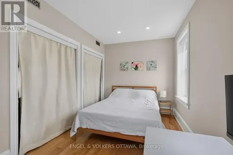 140 River Lane Ottawa ON K1M 1T1