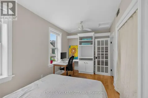 140 River Lane Ottawa ON K1M 1T1