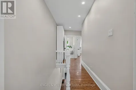 140 River Lane Ottawa ON K1M 1T1