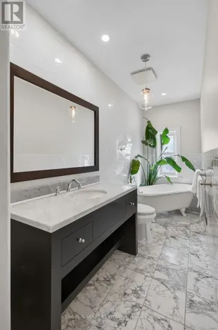 140 River Lane Ottawa ON K1M 1T1