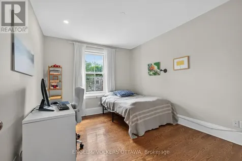 140 River Lane Ottawa ON K1M 1T1