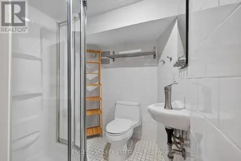 140 River Lane Ottawa ON K1M 1T1