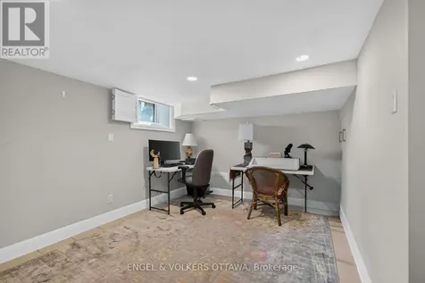 140 River Lane Ottawa ON K1M 1T1