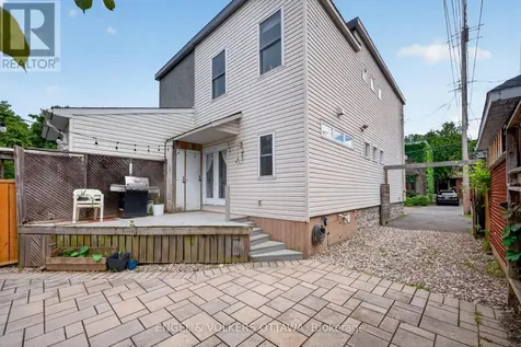 140 River Lane Ottawa ON K1M 1T1