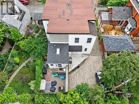 140 River Lane Ottawa ON K1M 1T1