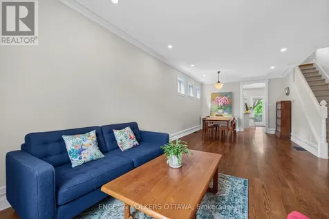 140 River Lane Ottawa ON K1M 1T1