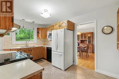 39 Tauvette Street Ottawa ON K1B 3A1