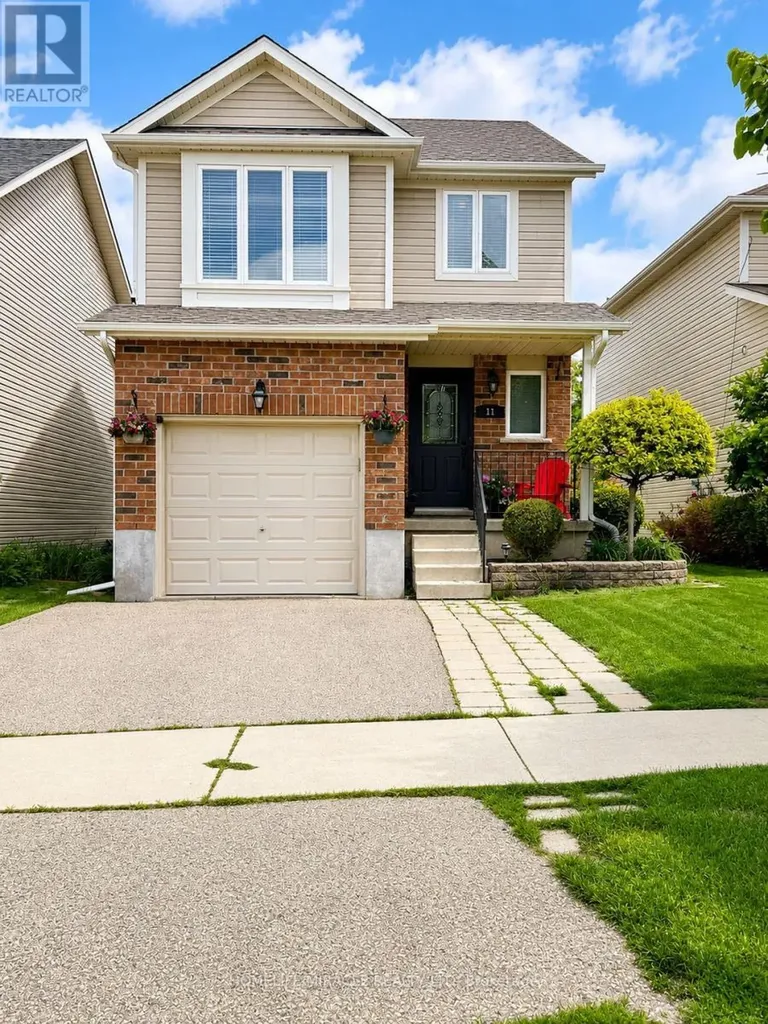 11 Reistview Street Kitchener ON N2E 4H1