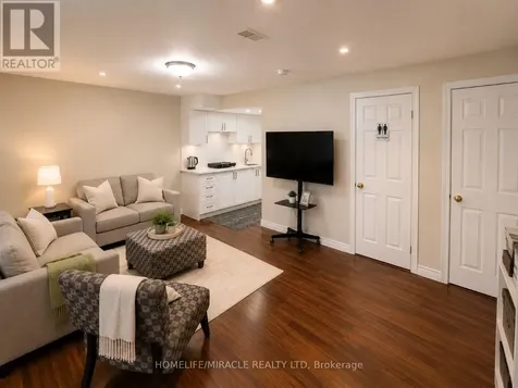11 Reistview Street Kitchener ON N2E 4H1