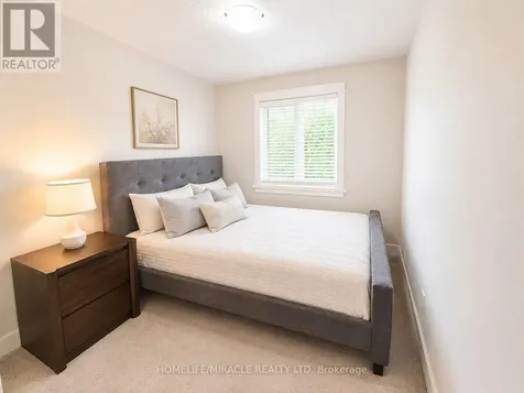 11 Reistview Street Kitchener ON N2E 4H1