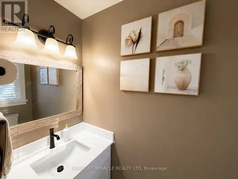 11 Reistview Street Kitchener ON N2E 4H1