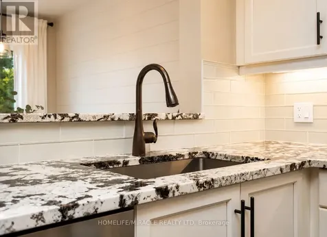 11 Reistview Street Kitchener ON N2E 4H1