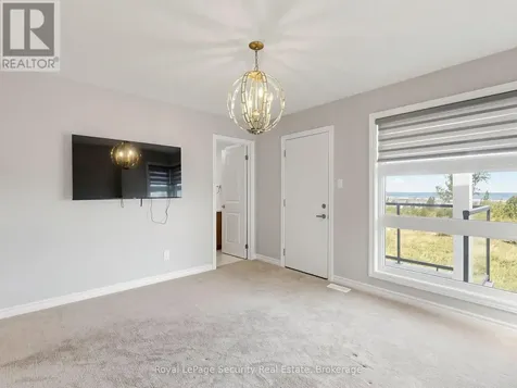 121 Sebastian Street Blue Mountains ON N0H 1J0