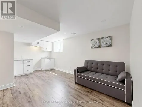 121 Sebastian Street Blue Mountains ON N0H 1J0