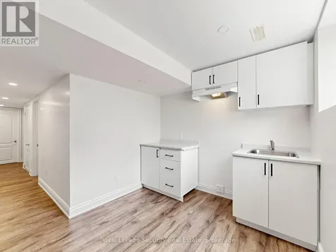 121 Sebastian Street Blue Mountains ON N0H 1J0
