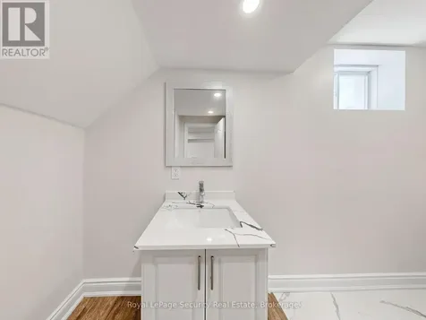121 Sebastian Street Blue Mountains ON N0H 1J0