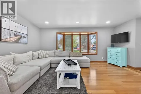 226 Edgewater Boulevard Tecumseh ON N8N 2H2