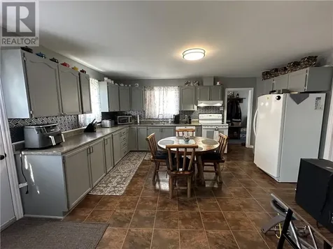 1564 Cecile Street Val Caron ON P3N 1G9