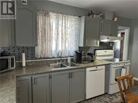1564 Cecile Street Val Caron ON P3N 1G9