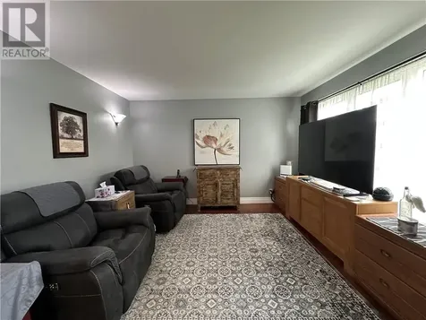 1564 Cecile Street Val Caron ON P3N 1G9