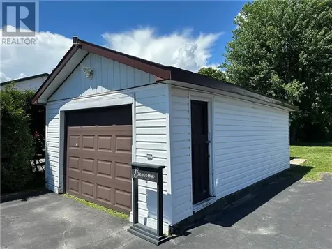 1564 Cecile Street Val Caron ON P3N 1G9
