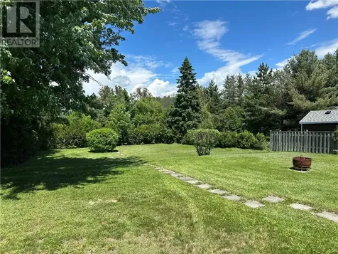 1564 Cecile Street Val Caron ON P3N 1G9